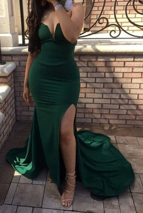 Vestidos de fiesta largos con abertura y corte sirena sin tirantes y cola larga